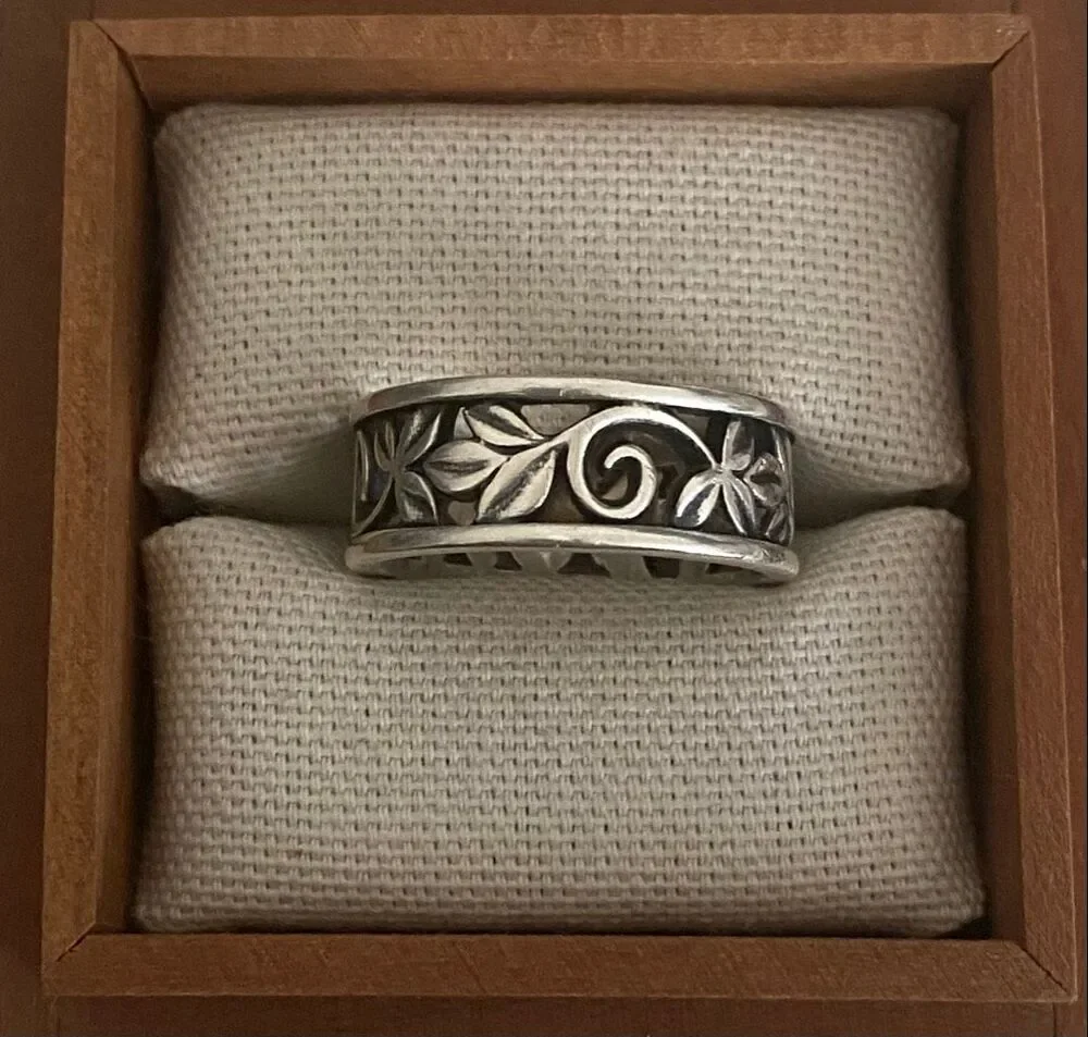 James Avery Retired Abounding Vines Band